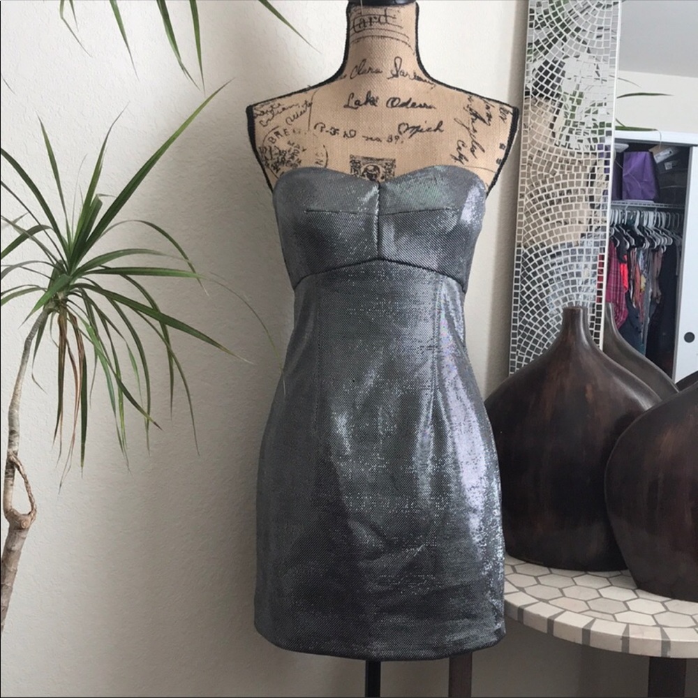 NWOT Guess Strapless Dress.